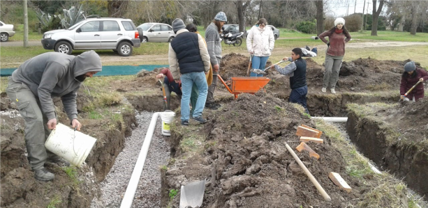 Autoconstrucción de un sistema de tratamiento de aguas residuales en vivienda de madera