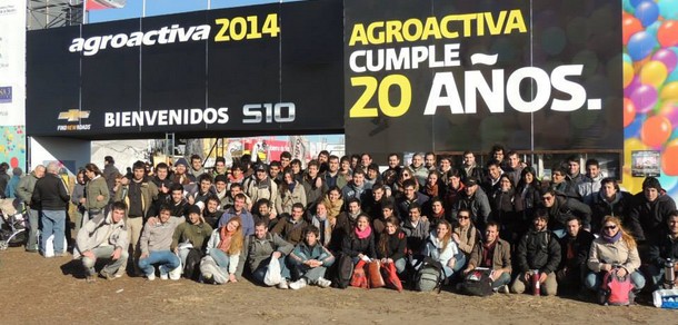 Docentes y estudiantes del curso de Mecanización Agraria asistieron a Agroactiva 2014