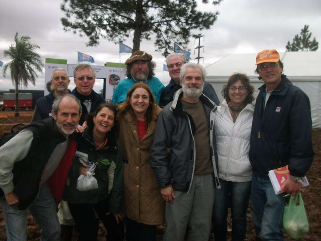 Docentes y graduados en el INTA Expone NEA 2014