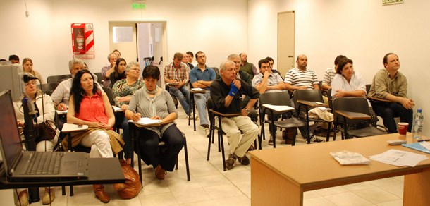 Conferencia  de la Dra. Anne Dalmon, especialista en virus de abejas y despoblamiento de colmenas