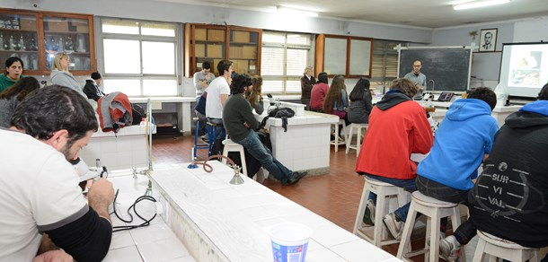 Visita de estudiantes secundarios a la Facultad