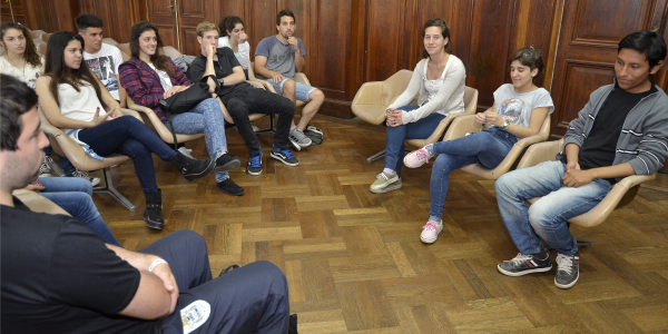 En el marco de la Expo Universidad 2014, estudiantes secundarios visitaron nuestra Facultad