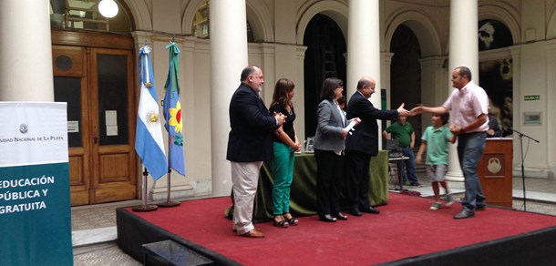 La UNLP reconoció la labor de sus docentes universitarios 