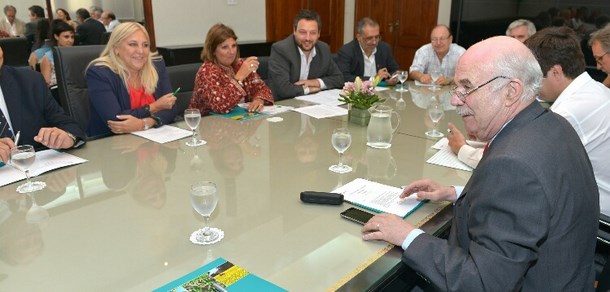 La Facultad estuvo presente en la reunión de Audeas con el Ing. Carlos Casamiquela