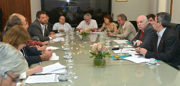 La Facultad estuvo presente en la reunión de Audeas con el Ing. Carlos Casamiquela