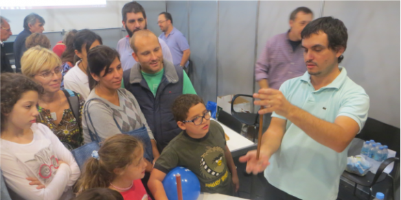 Docentes de Química representaron a la Facultad en la Feria del Libro