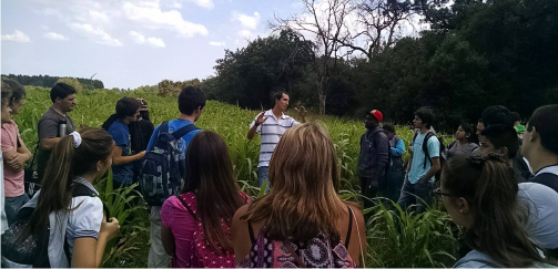 Viaje de los ingresantes a las diferentes Unidades Didácticas de Producción de nuestra Facultad