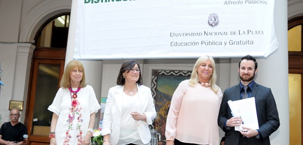 La UNLP reconoció a sus mejores graduados