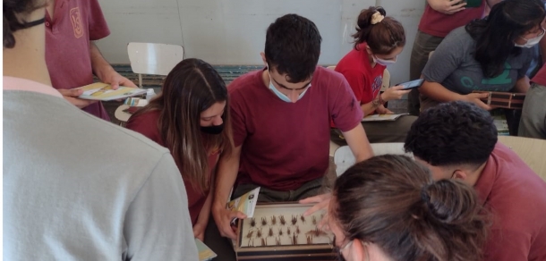 La Genética se mete en la agricultura: talleres de divulgación para estudiantes de escuelas secundarias acerca de los alcances de la Genética en el agro.