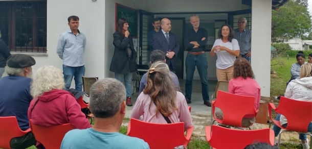 Entrega de los BioKit para la producción agroecológica de alimentos otorgados por la Biofábrica Escuela