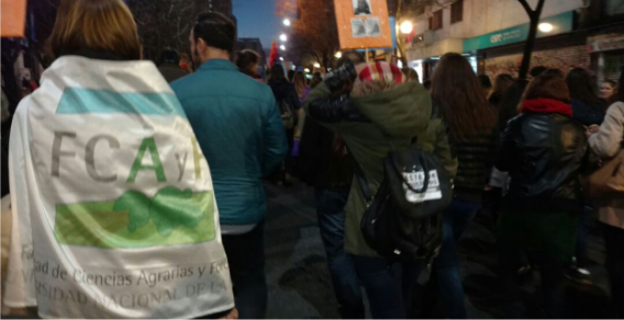 La Facultad presente en la marcha en repudio al femicidio de Emma Córdoba