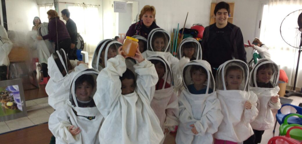 La Facultad presente en la Campaña de la Promoción consumo de miel en Argentina