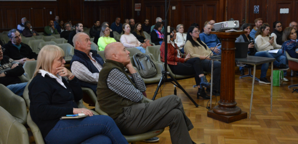 Disertación sobre la creación del Instituto de Investigaciones Agrarias y Forestales (IIAF) en nuestra Facultad