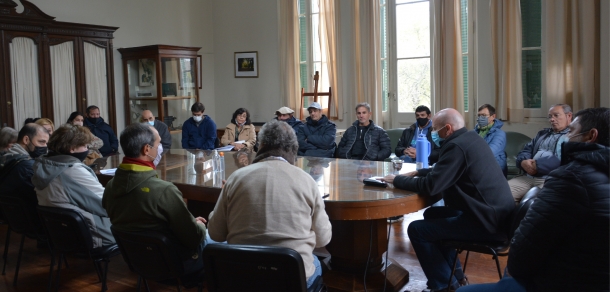 Nuestras autoridades recibieron a trabajadores del Instituto Fitotécnico Santa Catalina