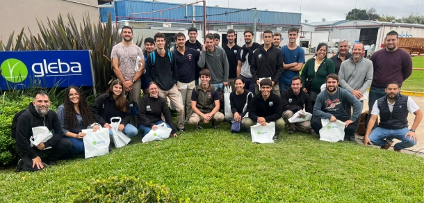 Visita a la planta formuladora de fitosanitarios GLEBA