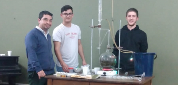 Taller sobre especies aromáticas para la producción de aceites esenciales