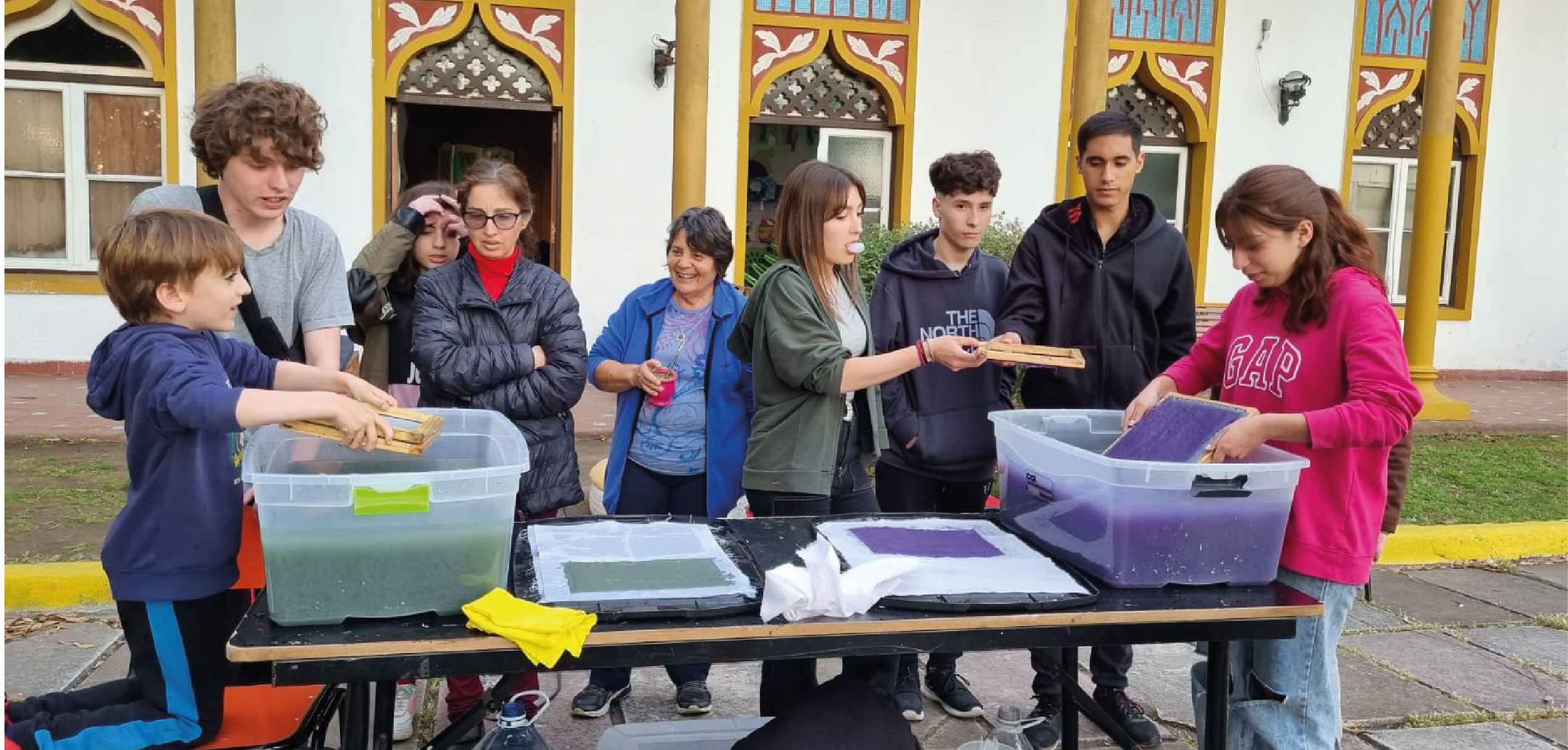 Elaboración de Papel Artesanal en la República de los Niños