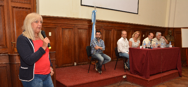 Charla-debate: Proyecto de ley de agroquímicos de la provincia de Buenos Aires