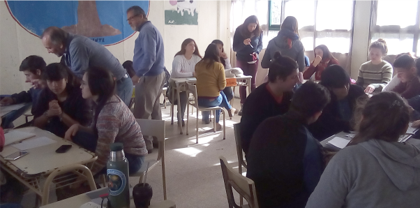 Los árboles nativos van a la escuela en San Vicente